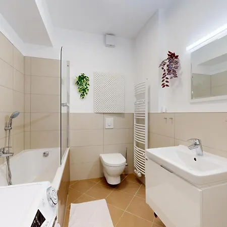 Apartment Jungle In Centre W Ac Bratislava