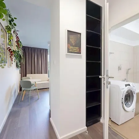 Jungle In Centre W Ac * Bratislava