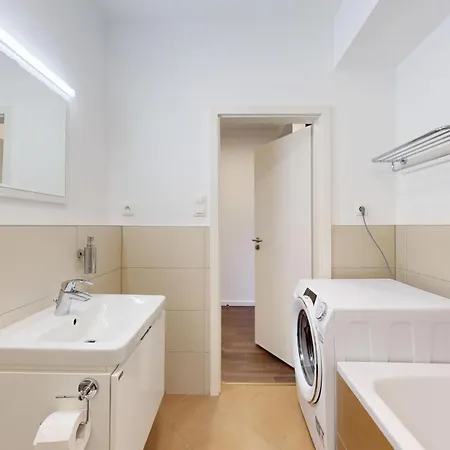 Jungle In Centre W Ac Apartment *